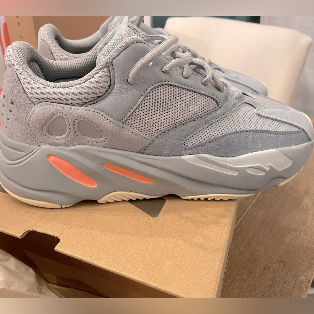 Men’s Yeezy Boost 700 Inertia Blue Gray Size 10.5